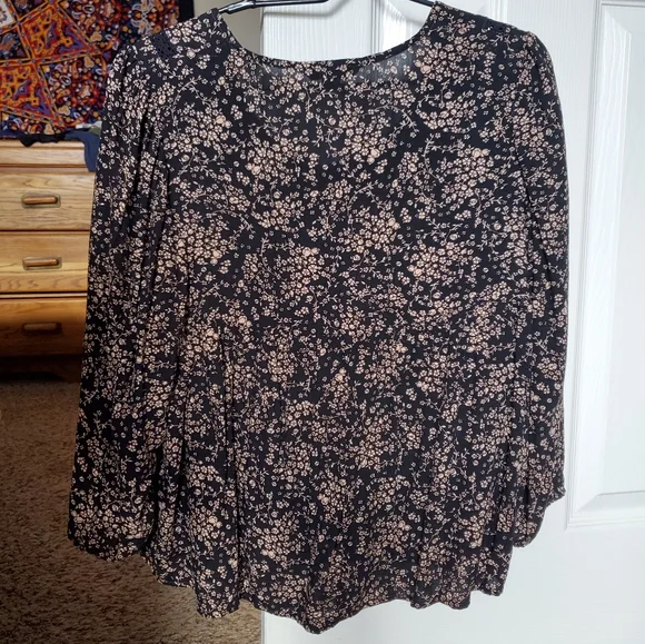 AE Floral Blouse - Picture 4 of 5